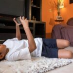 Quick ways to help your child control their mobile phone addiction